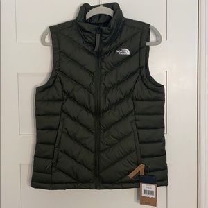 North Face ALPZ 2.0 Vest in Taupe Green